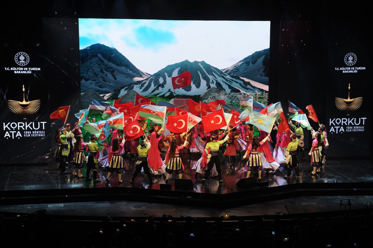 AhmetMisbah's tweet photo. İstanbul bu gece muhteşem bir buluşmaya tanıklık etti.

Korkut Ata Türk Dünyası Film Festivali Ödül Töreni’nde Ülkemizin ve Türk Dünyasının sinemasını İstanbul’da buluşturduk. 

📍 Atatürk Kültür Merkezi

@Korkutata_TDFF https://t.co/5EKQZrX65e