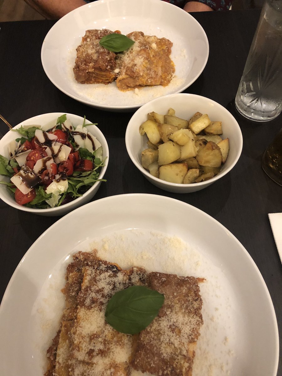 myfoodhunt's tweet photo. Lovely first evening at https://t.co/M5TCfblx1M on opening day. 😎
Great hosts and wish them all the best on the new chapter in their Lasagneria Italiano
Lasagna delicious as always 👍🥳
#nottingham #nottsfood #TheNottinghamFoodBlog #italianfood #lasagne https://t.co/bI3YgRFO0Z