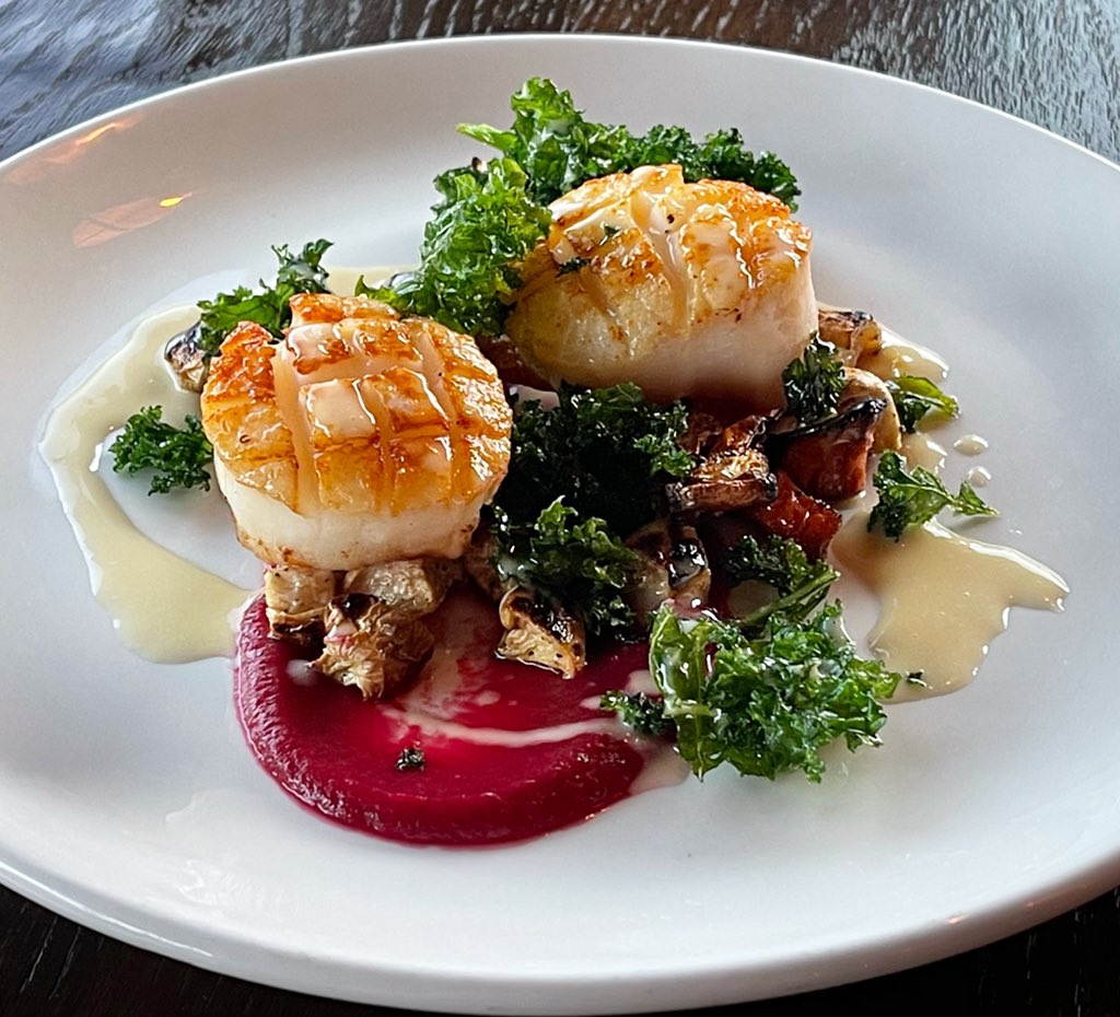 Hello, Friday! Heading to the <a href="/orpheummemphis/">orpheummemphis</a> this weekend? Come enjoy our prix fixe Orpheum menu that includes Pan Seared Scallops. $35 for Orpheum members and $45 for nonmembers.
