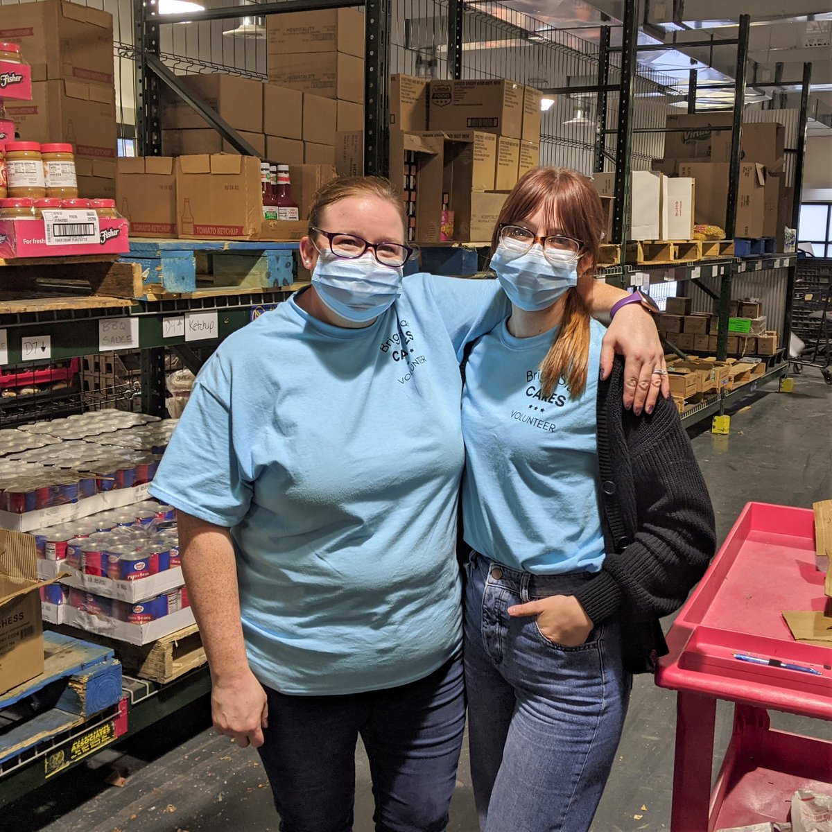 BrightstarCbus's tweet photo. Shara and Elsa had a wonderful time volunteering at the LSS Food Pantry today. It is a wonderful cause run incredibly well by wonderful people. https://t.co/rIz4aIWeDM