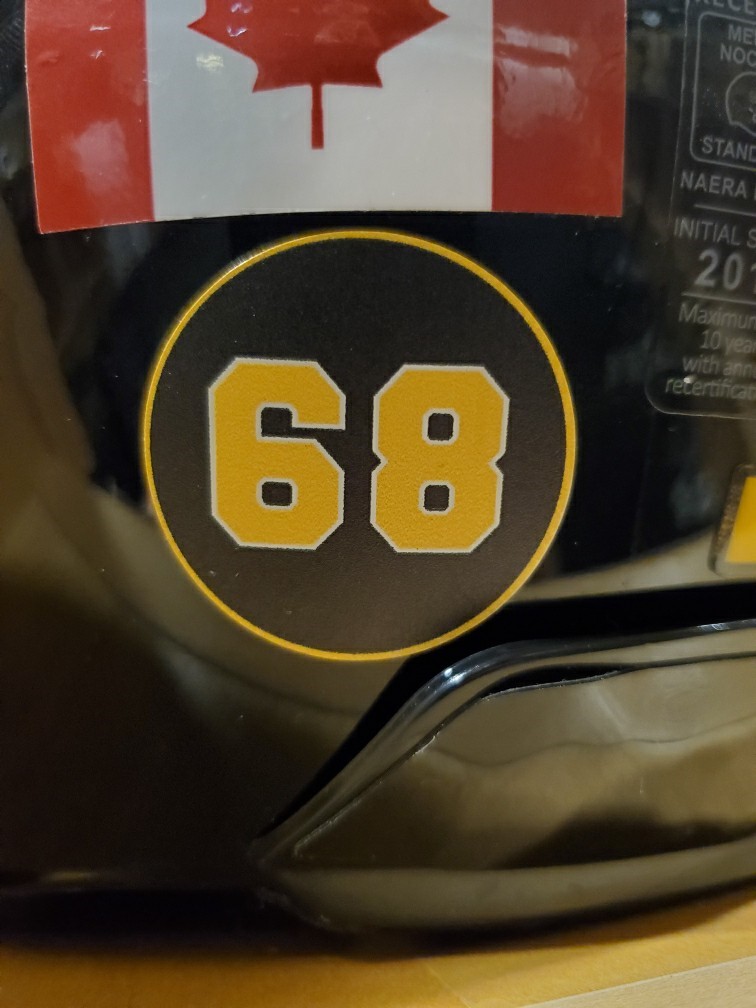 3DownNation's tweet photo. #Ticats honour departed legend Angelo Mosca with helmet decal
https://t.co/zh1YV8iUoS
#CFL | #HamiltonProud | #RememberingMosca https://t.co/5JChEBEMDO