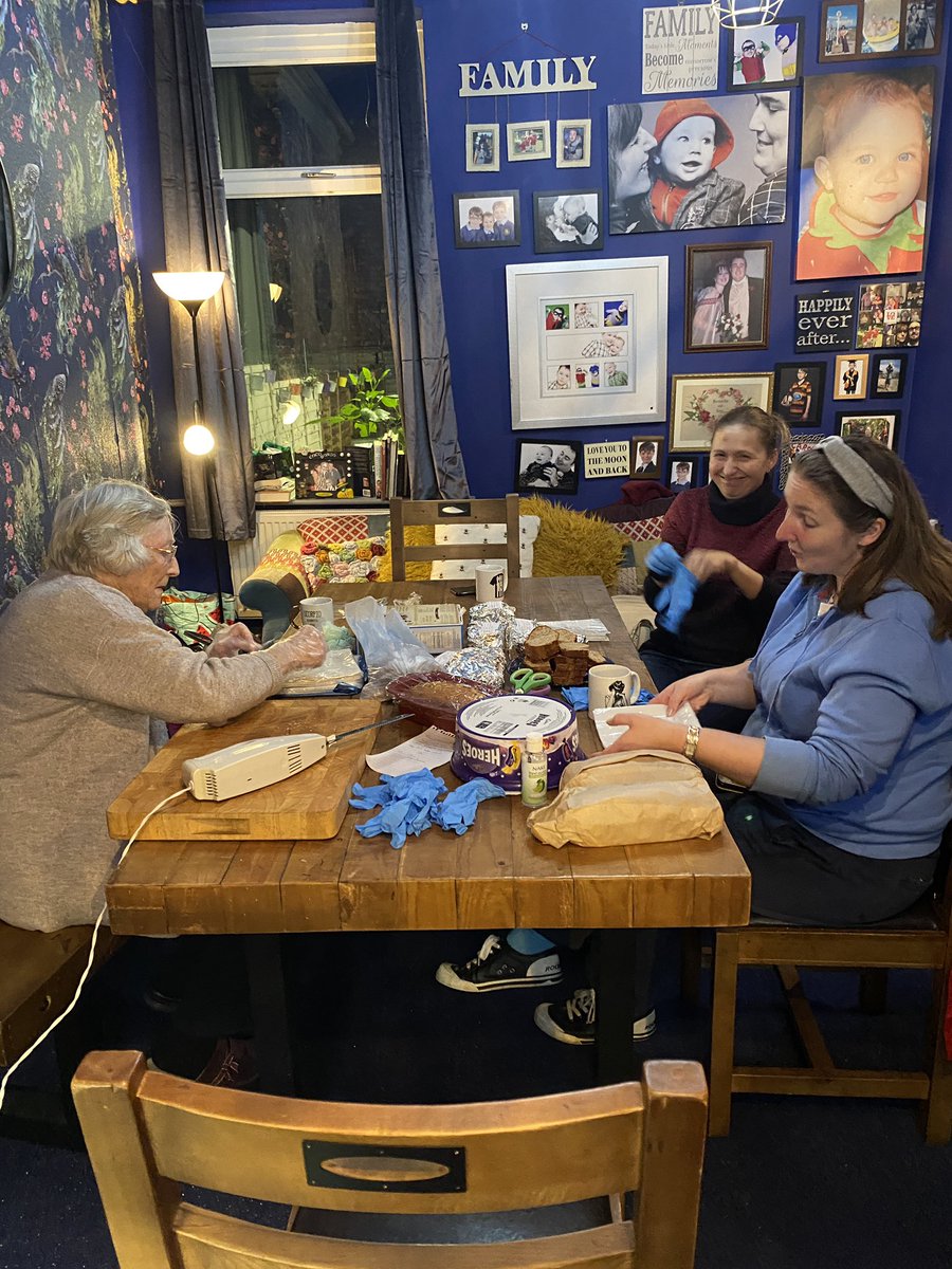 CaleGreenWI's tweet photo. Brilliant effort by the cake bakers, slicers, wrappers &amp; distributors of cale green wi who will be celebrating #WorldKindnessDay #WorldKindnessDay2021 by giving away cake to the lovely folk of #stockport #calegreenwi #womensinstitute #cakemakers https://t.co/dzXNUul6i3
