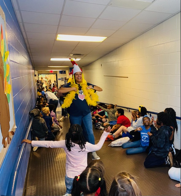HPointPrincipal's tweet photo. To celebrate reaching our High Hopes Fundraiser goal, @HPointPrincipal & @sonoman123 did the chicken dance through the hallways๐๐#IgnitingEveryLearner @erichollinhead https://t.co/84sfXbiduA