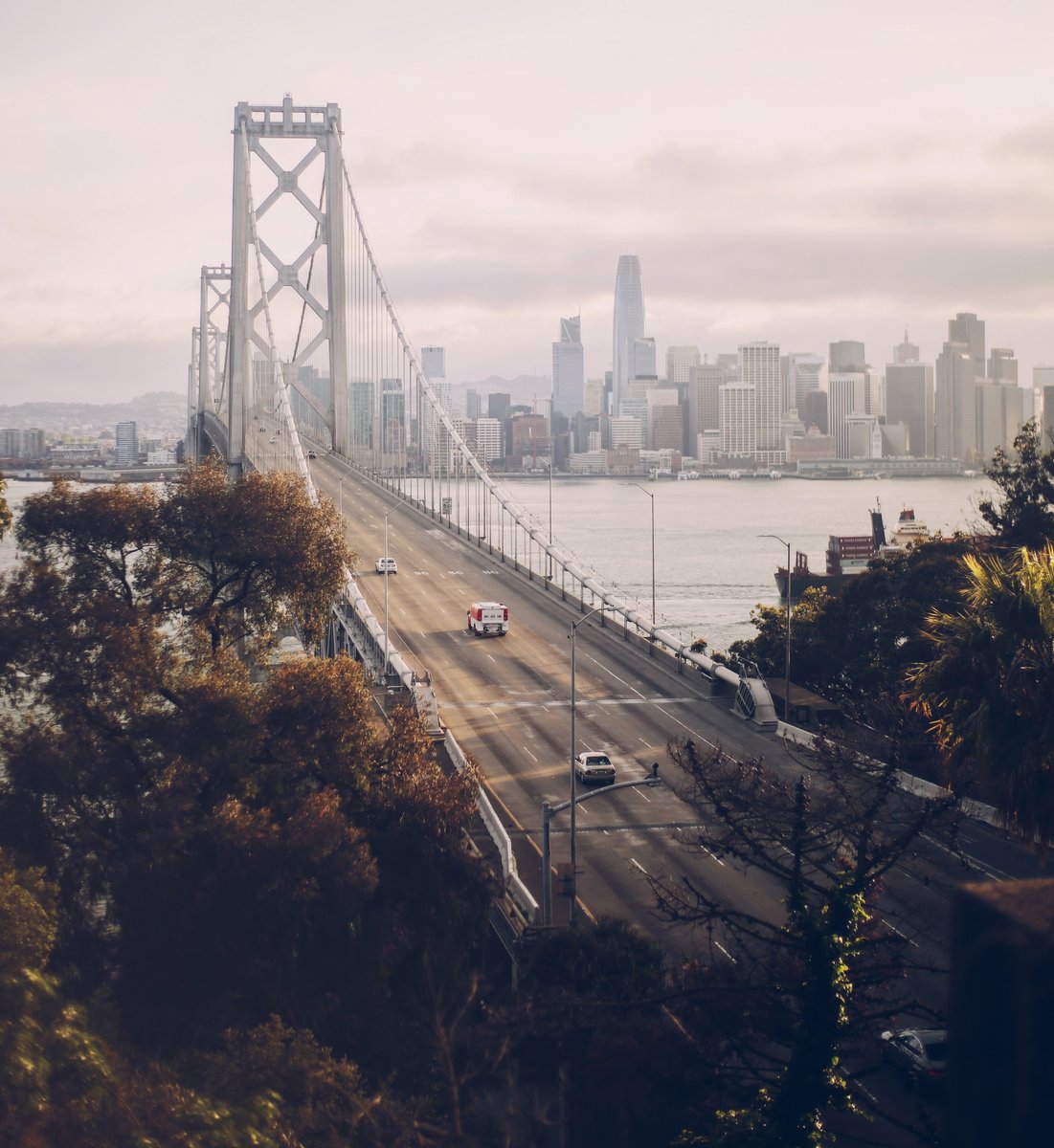 MTCBATA's tweet photo. 85 years ago, the Bay Bridge opened to the public. https://t.co/eZbs9YVl14