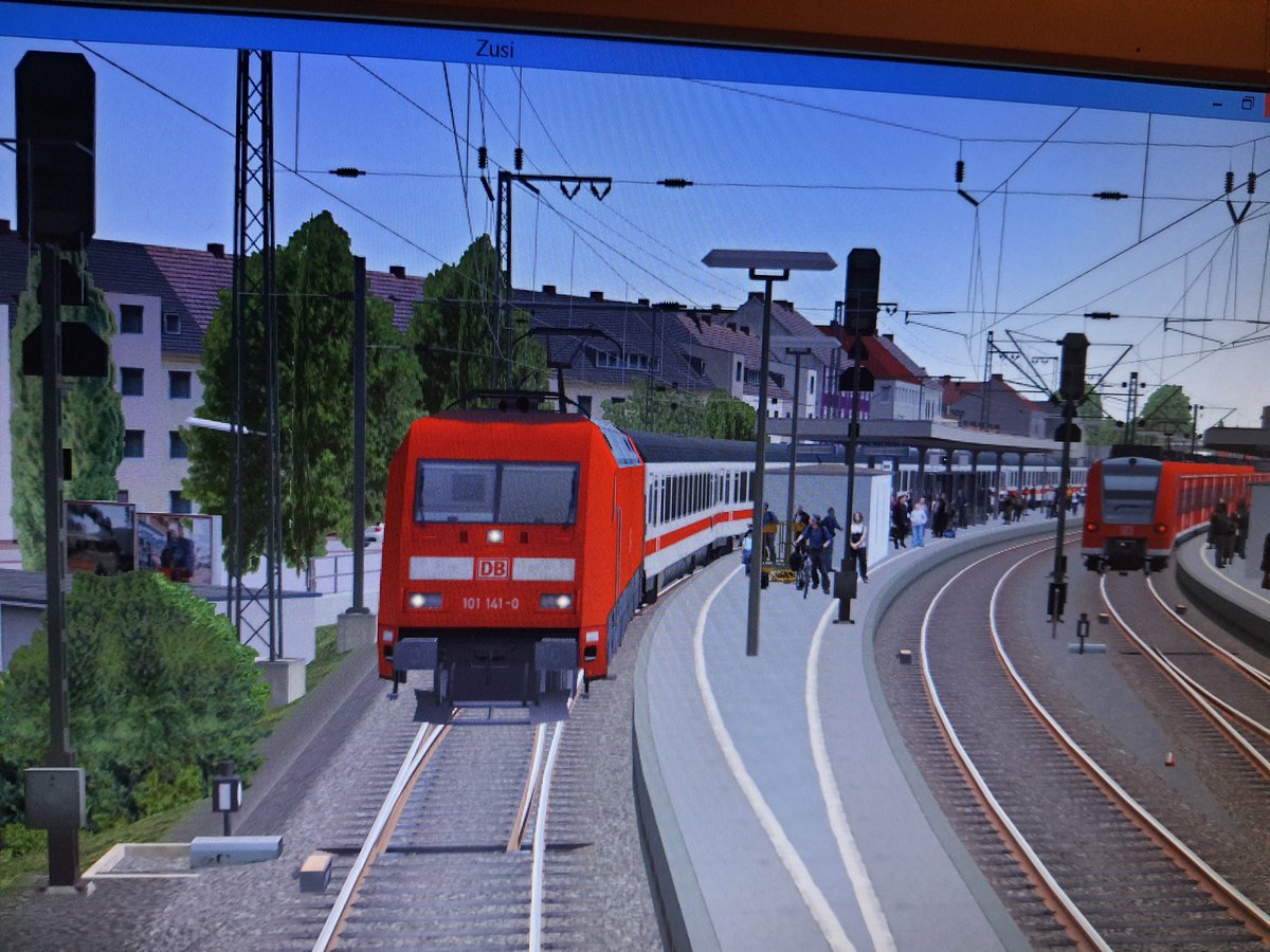 jojo_pollich's tweet photo. Anlässlich der Tatsache, dass nun weitere Module in #Zusi3 hinzu kamen, bin ich mit ICE 1088 heute #FKW - #HLER mit IC 2083 gestern #HLER - #FKW gefahren, hier beide in #HHI zu sehen... Ziemliches gegurke teilweise die Umleitung, vorallem dann auf dem Altbau #HSOR - #HLER https://t.co/ZqMShphBpr