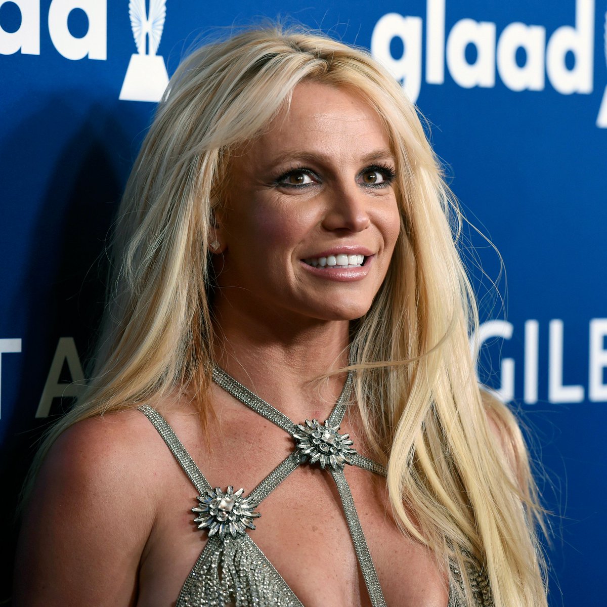 ajplus's tweet photo. BREAKING: A judge ended Britney Spears' conservatorship following a court hearing.

The singer has been blocked from controlling her finances and personal affairs for 13 years due to the conservatorship, which she called "abusive" during a previous hearing. https://t.co/wnSpXvgeqx