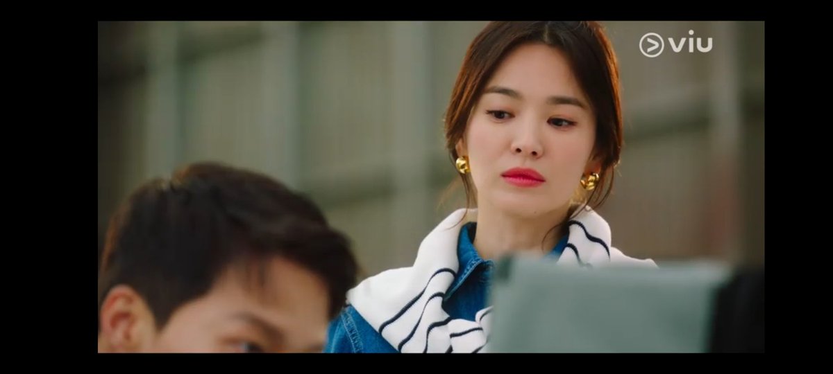 AnneAB11's tweet photo. Damn! She's thinking another thing 😀 (intro scene) 🤣
#NowWeAreBreakingUpEp1
#SongHyeKyo 
#JangKiYong https://t.co/Tn1KPgrvPs