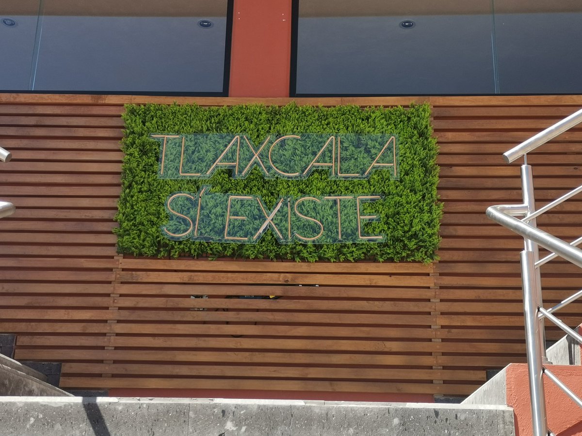 lineadecontrast's tweet photo. #AlMomento 
🎀🏢Inauguración de la Plaza Centenario en Apizaco
@BlancaCharolet https://t.co/gkEz0Legy0
