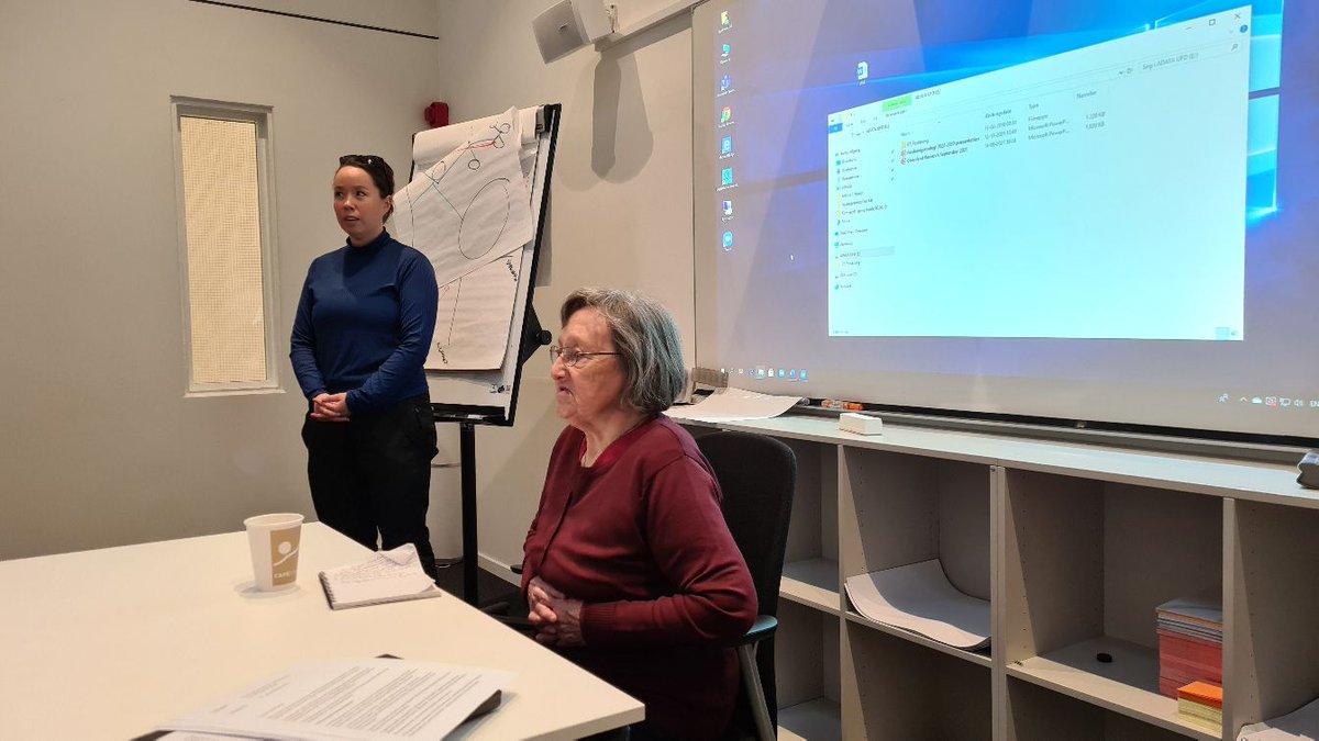 #GreenlanScienceWeek 86yrs retired Louise Lynge petersen Opens and talk abt learning, collecting and sharing #Knowledge then Shortfilms of young #Inuit researchers ending with coming National #Research #strategy