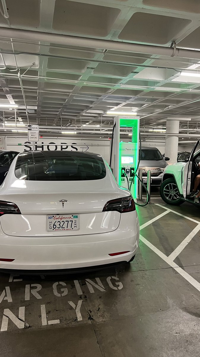 SMivelaz's tweet photo. Hey @elonmusk @Tesla how about your employees not use up valuable EV charging stations to go shopping at the grocery store. It’s appalling that I would see a Tesla owner do this and even worse that this vehicle has Manufacturer Plates. Taken today at Gelson’s in Century City, CA https://t.co/PrXamQ7U3k