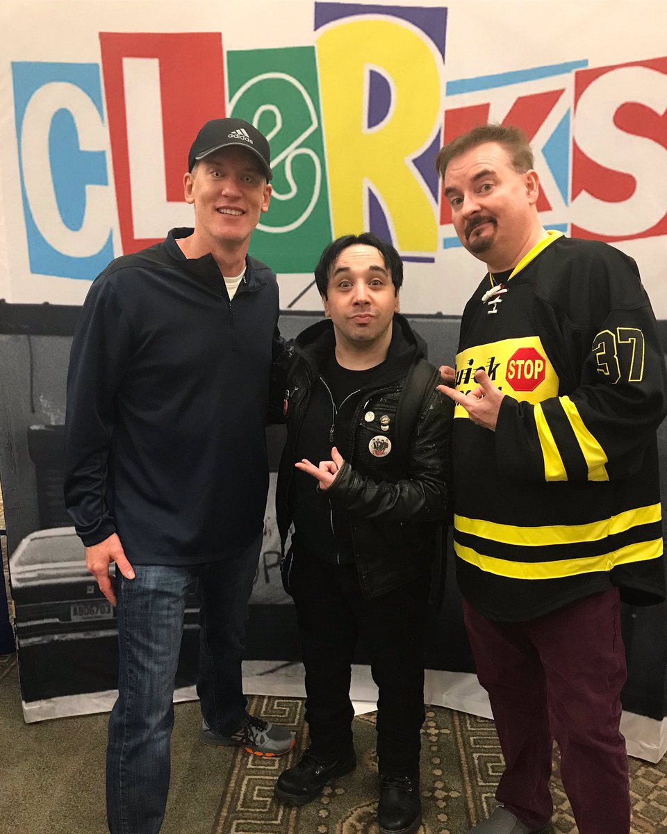 Kicking it with the stars of @ThatKevinSmith’s grainy black & white #indiefilm debut #Clerks - #JeffAnderson (#RandalGraves) & @briancohalloran (#DanteHicks) at @ricomiccon #RhodeIslandComicCon #BrianOHalloran #KevinSmith #ViewAskew #Clerks2 #Clerks3 More: instagram.com/p/CWMM82nlWQf/…