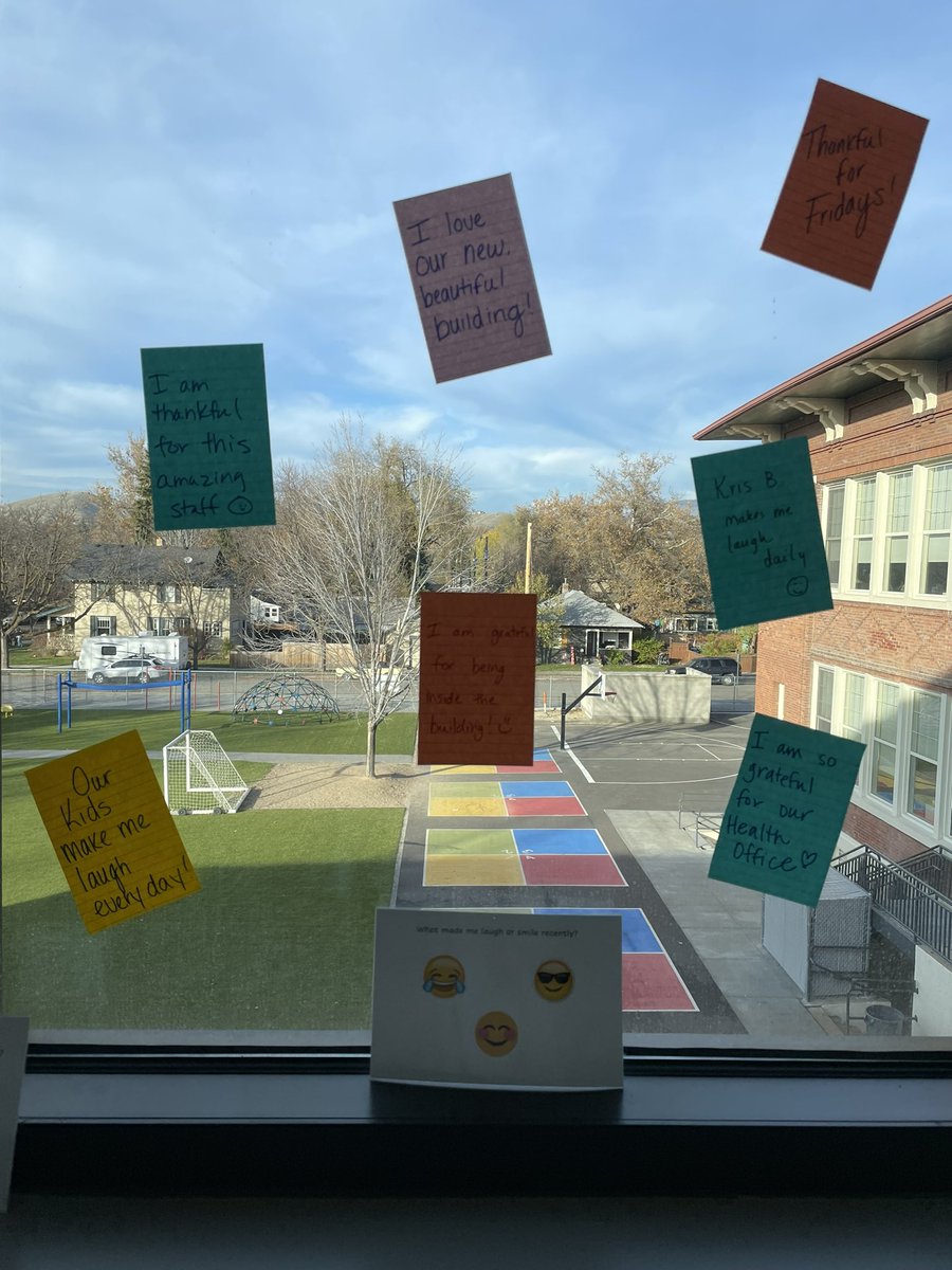 BSDWashington's tweet photo. Washington staff’s “Window of Gratitude”. #bsdpride #grateful https://t.co/hWEZZEuWwL