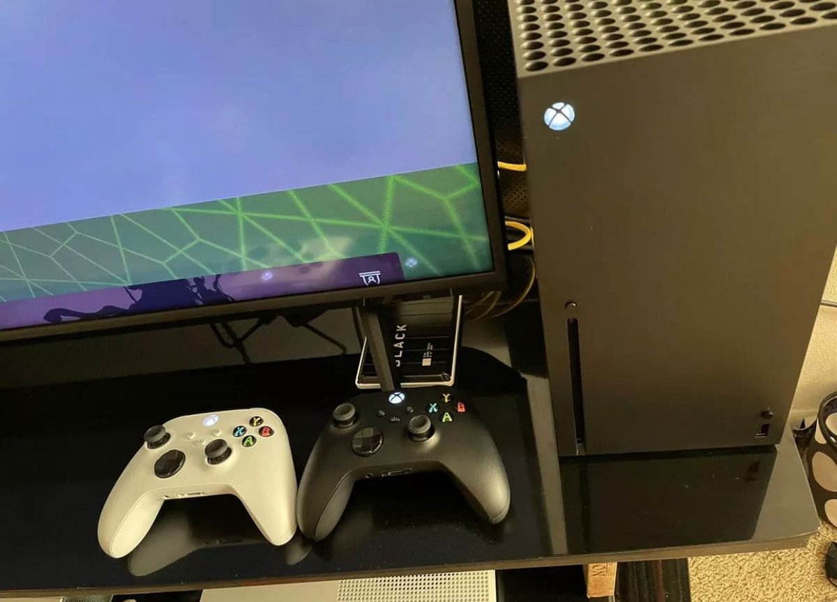 mjreiffe's tweet photo. My wife got me a perfect gift for our anniversary😍
Can't describe how happy I am, thanks 
@Kurt_Schwerman  for giving her the opportunity to get this for me 😁 https://t.co/HqRHBCSzSy
