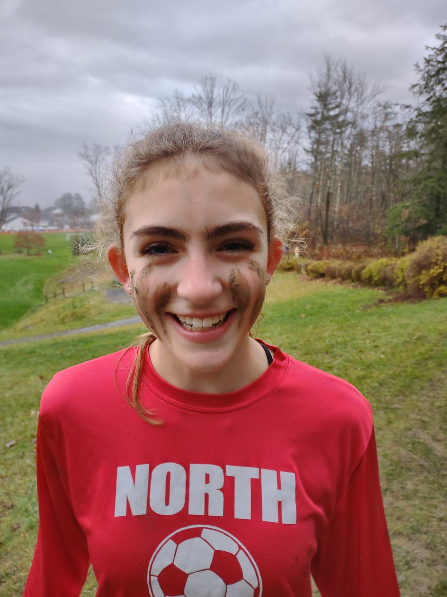 CumberlandXC's tweet photo. Summer ,Annie and Grace just went for the facial portion. Don't ask Anna or Em for directions #mapissues @GoBlueClippers @XcSchool @gobluechs @BWMcGair03 https://t.co/puHp5HTerH