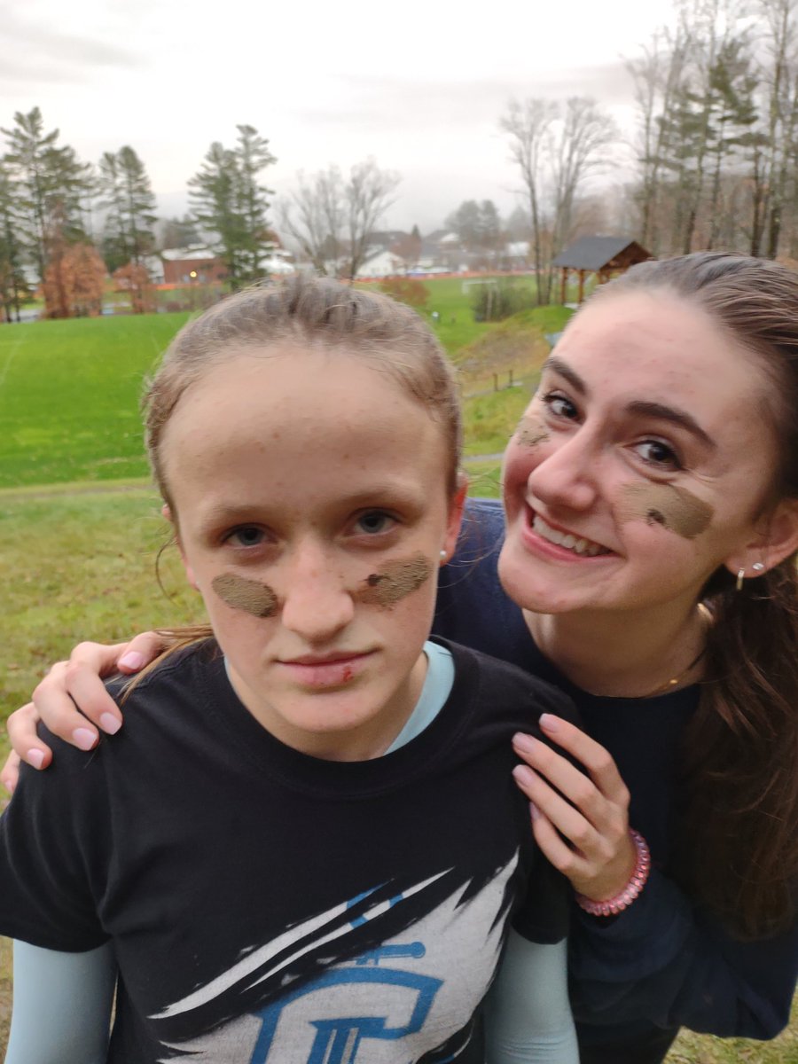 CumberlandXC's tweet photo. Summer ,Annie and Grace just went for the facial portion. Don't ask Anna or Em for directions #mapissues @GoBlueClippers @XcSchool @gobluechs @BWMcGair03 https://t.co/puHp5HTerH