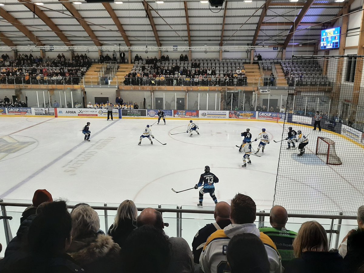 DTC_PE's tweet photo. ⛸🏒Extra- curricular doesn't stop at 5pm at @DixonsTC! Some of our Year 7 sport club students had a phenominal time at @Leedsknights' cup game tonight! What a match! 6-5 with 2 goals in the last minute!🏒⛸
#PuckerUp #WellPlayedMrSilcock #ExperienceSport https://t.co/m2GCVt9pdC