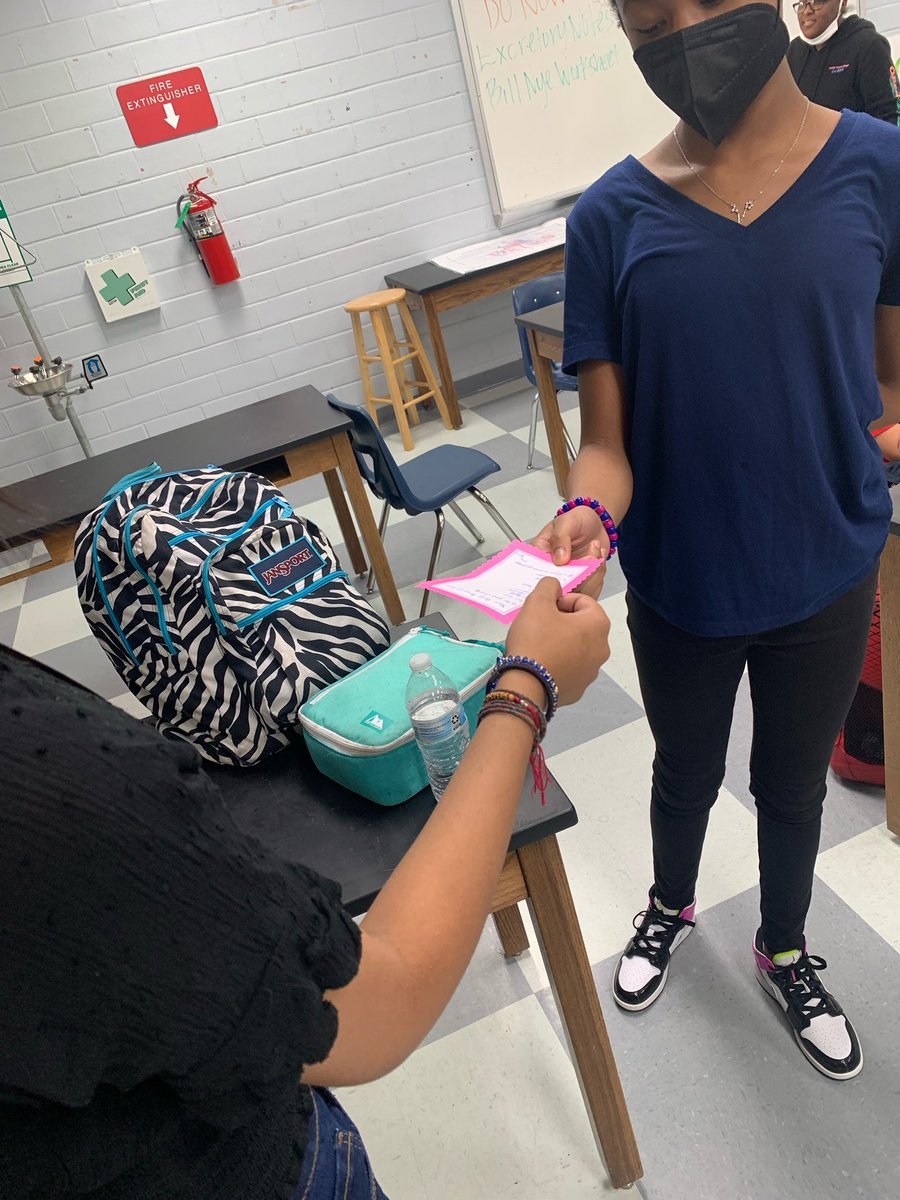 Coach_Emery12's tweet photo. So proud of these Student Council leaders helping clean up the cafeteria and promoting so much kindness for World Kindness Day! #STUCO @DMS_Vikings https://t.co/e6v9idAjKe