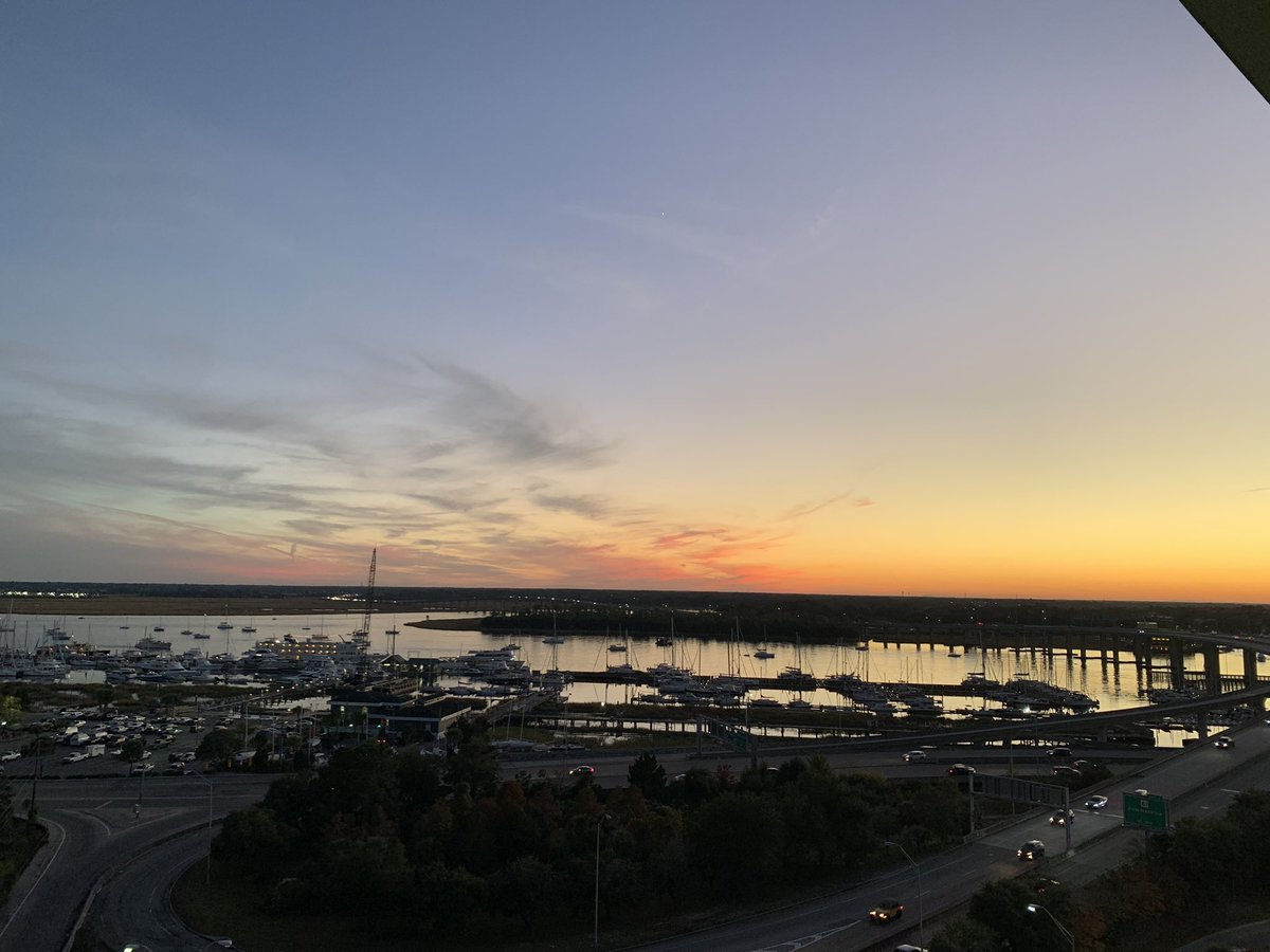 Bet you can't show me a hospital that can beat the sunset views at <a href="/MUSCkids/">MUSC Children's Health</a> 😍
