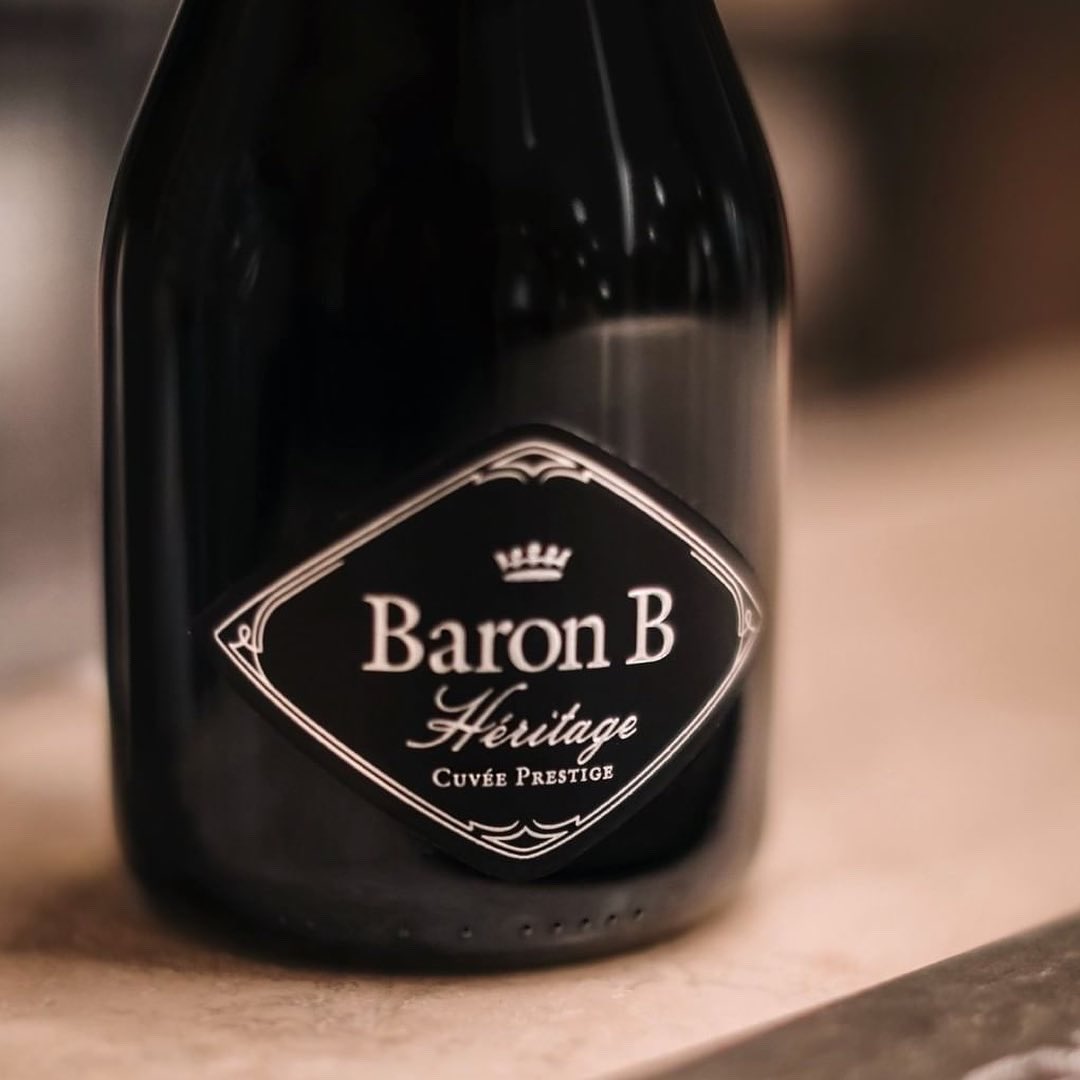wine_concept's tweet photo. #NewArrivals 🛬 Baron B Heritage - Edición 001

Baron B presenta un nuevo espumante ultra premium que se suma al portfolio de la marca en el país. 

Es una edición que nace del assemblage de tres añadas únicas (2001, 2011 y 2015) provenientes de tres fincas del Valle de Uco. https://t.co/4i5gCKNk6O