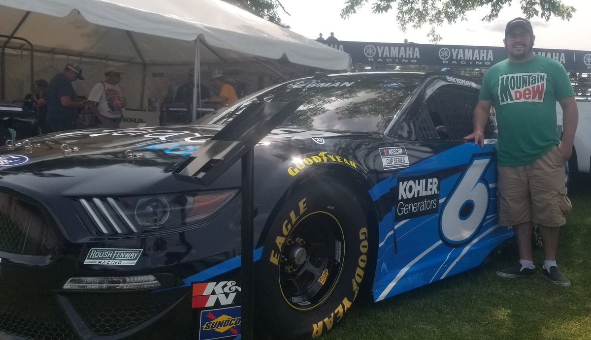 shootingmach12's tweet photo. My first and only photo with a Gen 6 Mustang irl

Fitting that it was @RyanJNewman's car! #NASCAR #FordPerformance #RFRDriven #KohlerGenerators https://t.co/hds5FTeN9o