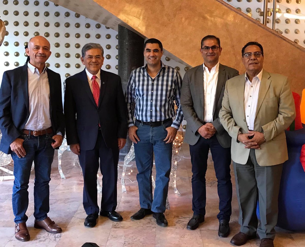 RUIZSP's tweet image. Productiva reunión con el Rector de la UAC @SalvadorHV acompañado de distinguidos Sampetrinos;
Oscar Pimentel González Director  (IMPLAN)
MC Juan Manuel Morales Santoyo
Coord.Gral. de Relaciones Internacionales de la UAdeC y M.V Jesus Delarosa