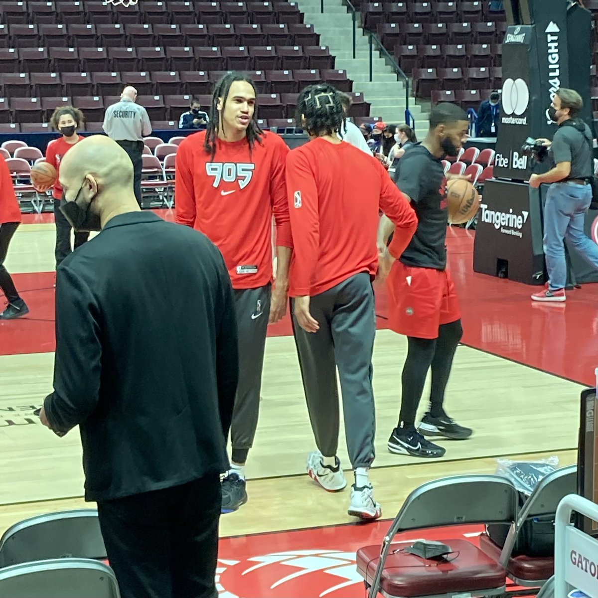 rookierhonda15's tweet photo. Great win for the @Raptors905 tonight. Got to say hi to Masai, Dalano in the lineup, and a bunch of the boys from the @Raptors at the game watching court-side on their off day. #OurFirstGame #WeTheNorth https://t.co/GfBcOgWhVW