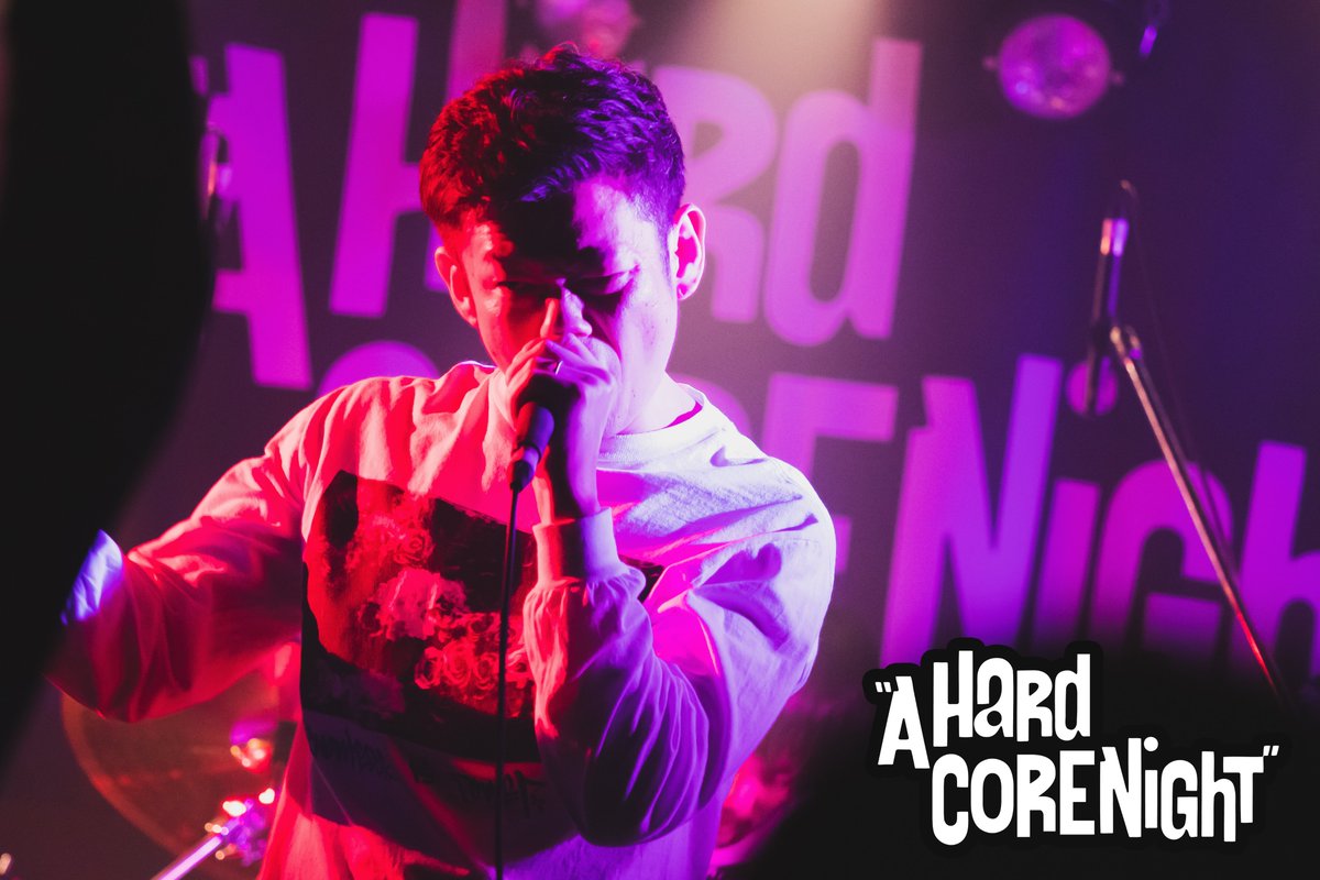 AHARDCORENIGHT1's tweet photo. どんどん土曜日ハードコア♪
今日は、カッコイイバンド
UspanD/KLAXIONの楽しい話がいっぱい。
Enjoy♪
#ハードコアナイト #CROSSFM #hardcorepunk
#肉食パルチザン #GOGGLES #夏鈴 #uspand #klaxion #弁天図 #福岡 https://t.co/gWH3u11Yse
