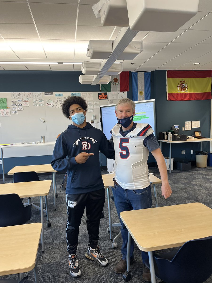 KeyaanRahim's tweet photo. Teacher appreciation day & a great win to take us to the NCISAA State Championship. It’s a great time to be a charger‼️ #rollgers https://t.co/oJddzVlPdP