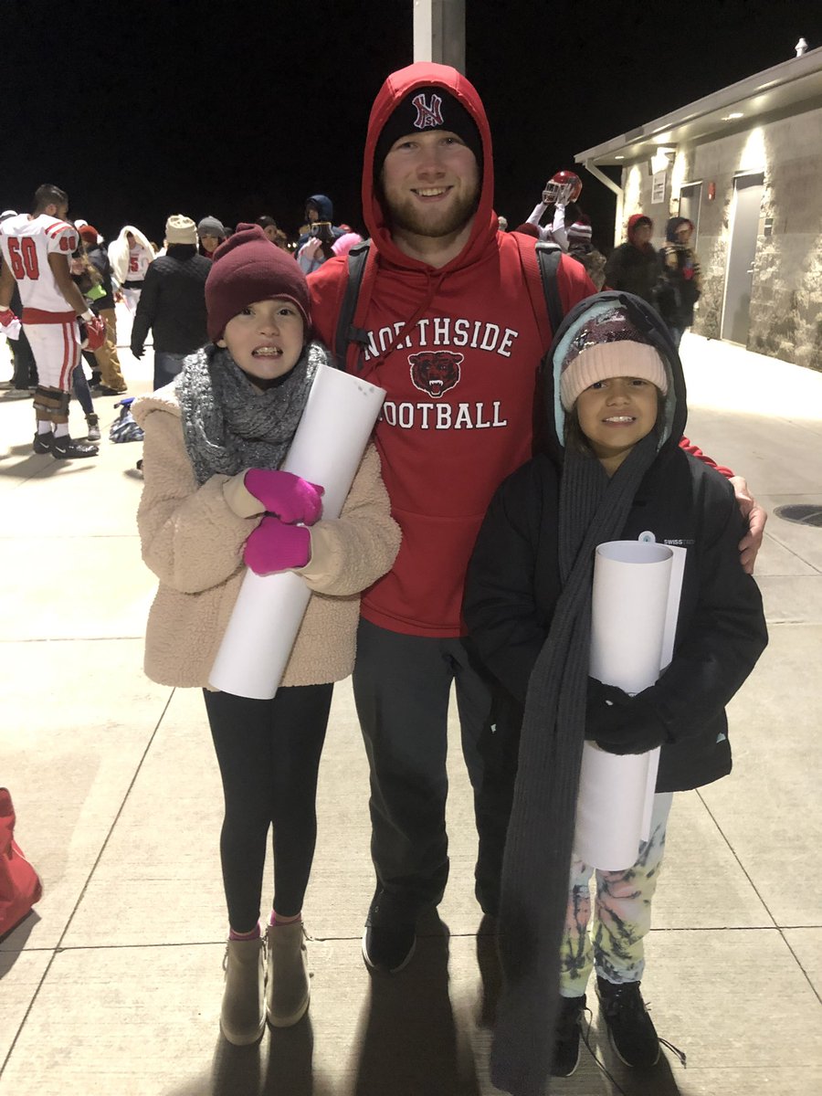 TGMLM's tweet photo. The drive and freezing cold was worth it to see these boys and @Grizzlyftball get that W vs West.  #GoGrizzlies #7Aplayoffs @maxfraz1 @frazier_jett https://t.co/mV6vPPnH9U