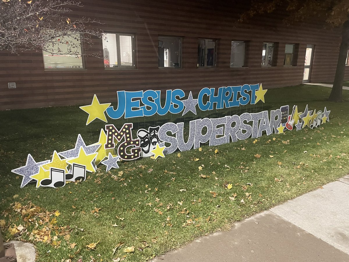 Simply incredible performance tonight! So powerful! Get your tickets while you can - this is one that can’t be missed! #WeAreCrimson