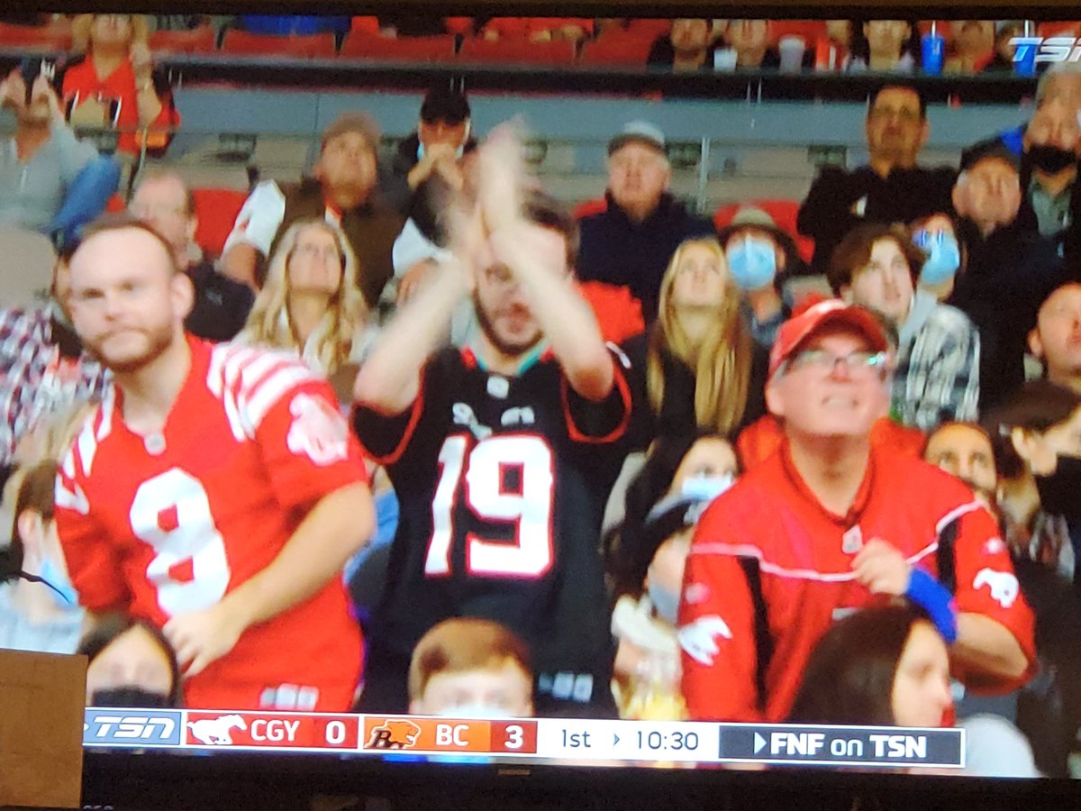 NukeLaloosh4's tweet photo. @NLipszyc15 and @m_ozga13 spotted a couple fans of the Rouge on the 1st play of the stamps game! https://t.co/O5iaAKg8F8