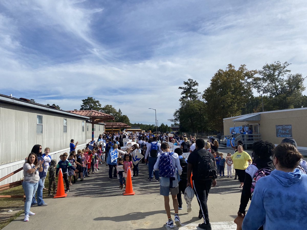 Coach_Pfiester's tweet photo. Obviously not the outcome we wanted but what an amazing experience for #Team24 today!  Thank you to everyone at @LongCoSchools for the support!  Had an amazing crowd and our boys battled!  THANK YOU !! https://t.co/JeaxT7Kvrf