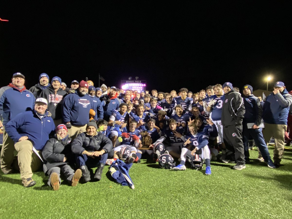 SHSTitansfball's tweet photo. 2️⃣0️⃣2️⃣1️⃣ 
R E G I O N A L  C H A M P S 🏈!!!! #Faith #Family #Toughness 💙🤟 https://t.co/OuEkdplX50