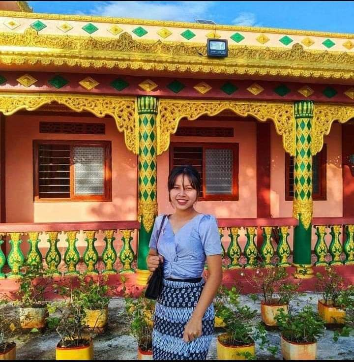 spring21MM's tweet photo. Ma Myat Su Mon,a first-year student at Dawei University,was unlawfully Abducted by Military Terrorists from her home at Zaykalay Street,Hteinhaung ward,#Dawei at around 10pm on Nov 12.The cause of abduction is still unknown.
#Nov13Coup
#WhatsHappeningInMyanmar
#ReleaseOurStudents https://t.co/6laJnH4dBG