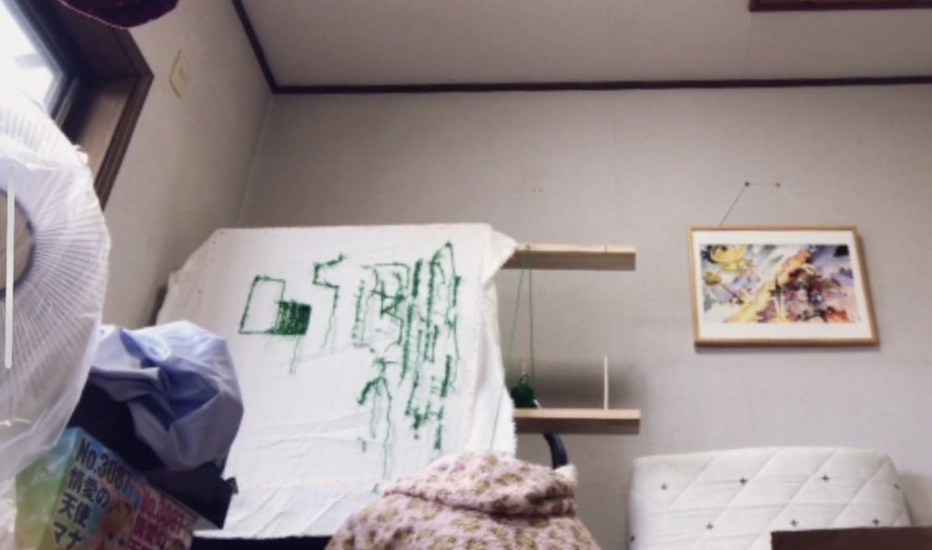rabu_used's tweet photo. タフティング始めました🎉
部屋が散らかってるのはごめんなさい🙇‍♂️
どこで毛糸を買えば良いのか、おすすめあれば教えて下さい😭

#タフティング
#ハンドメイド https://t.co/LFiycZoKPN