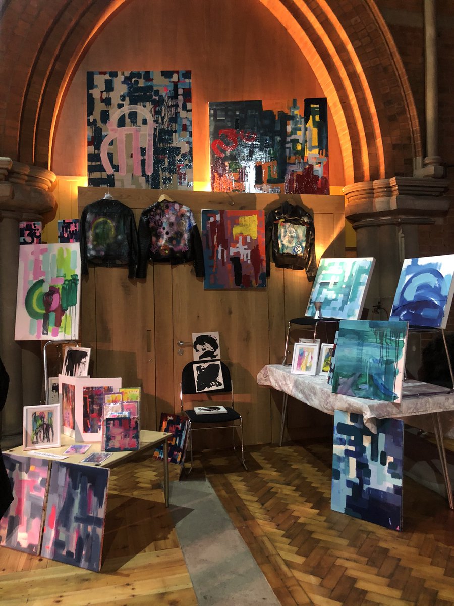ashadc1's tweet photo. Making the most of the space at this awesome building in #Chiswick #Actongreen #London @TimeOutArt @ARTNIGHTLDN @ARTSTHREAD @uknewartists @NewArtistFair @an_artnews @AnOtherMagazine @Tate @_WhiteCube @ContempArtSoc @londonartnews @londonart @AbundanceLondon @ArtGalleryNorth https://t.co/rZEsdaZZu8
