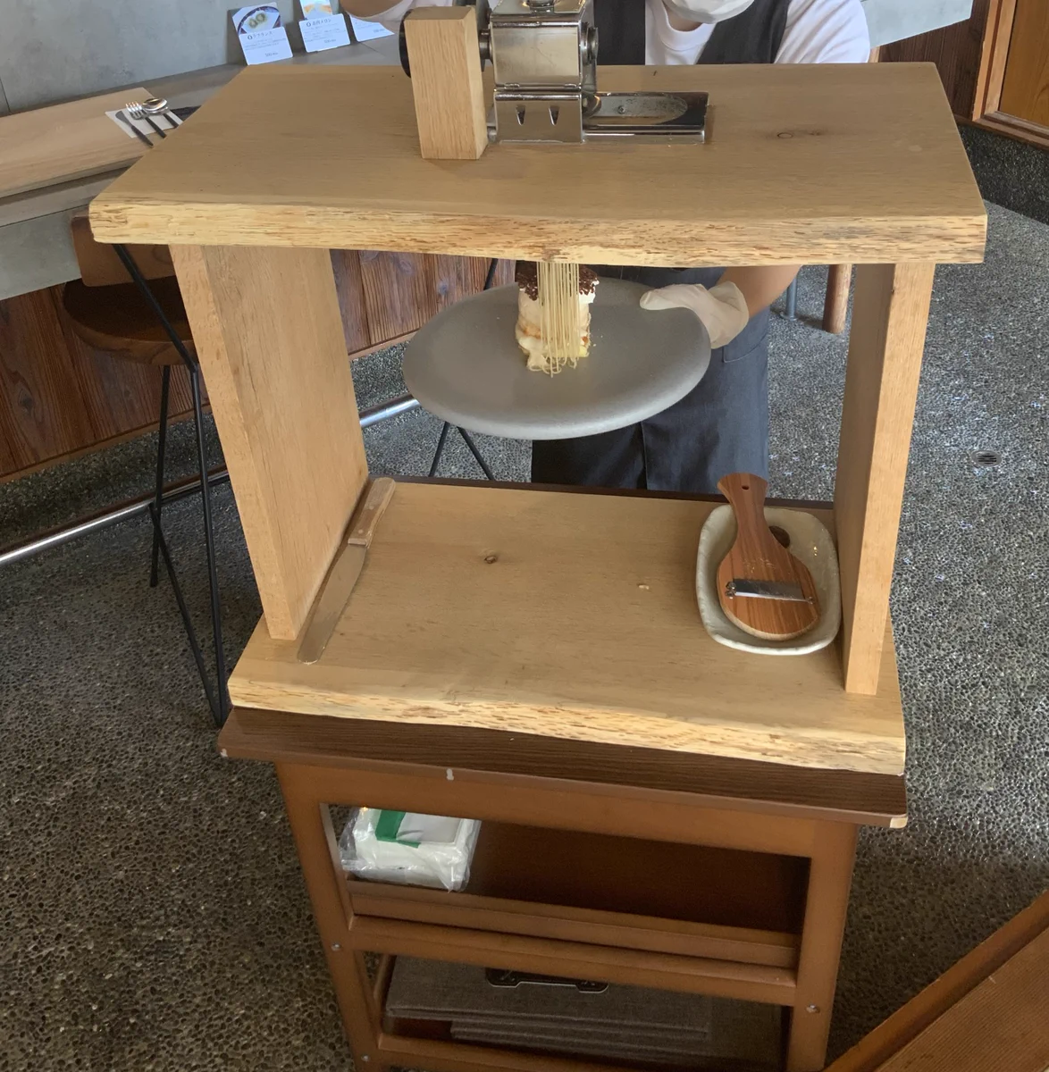 地元にモンブラン専門店ができた！？予想外の売り方をしていたwww