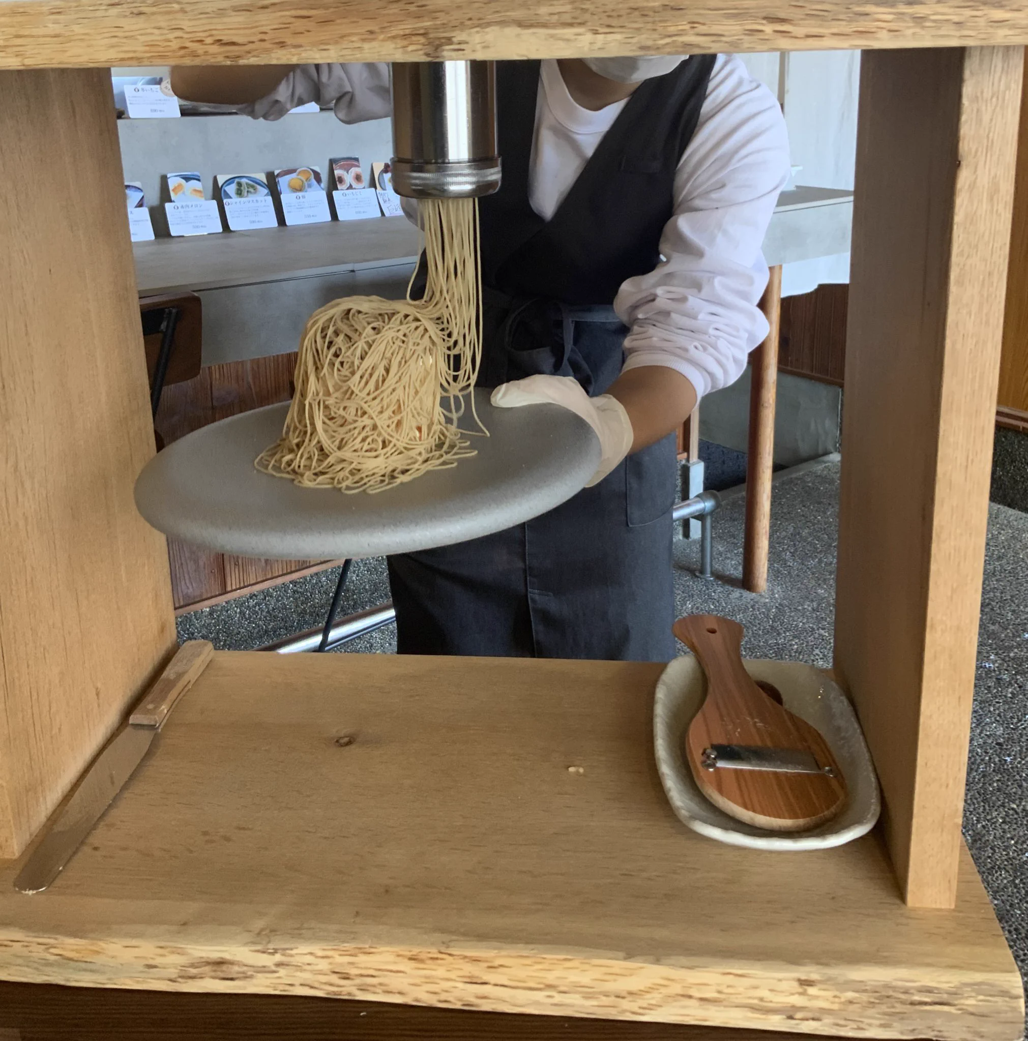 地元にモンブラン専門店ができた！？予想外の売り方をしていたwww