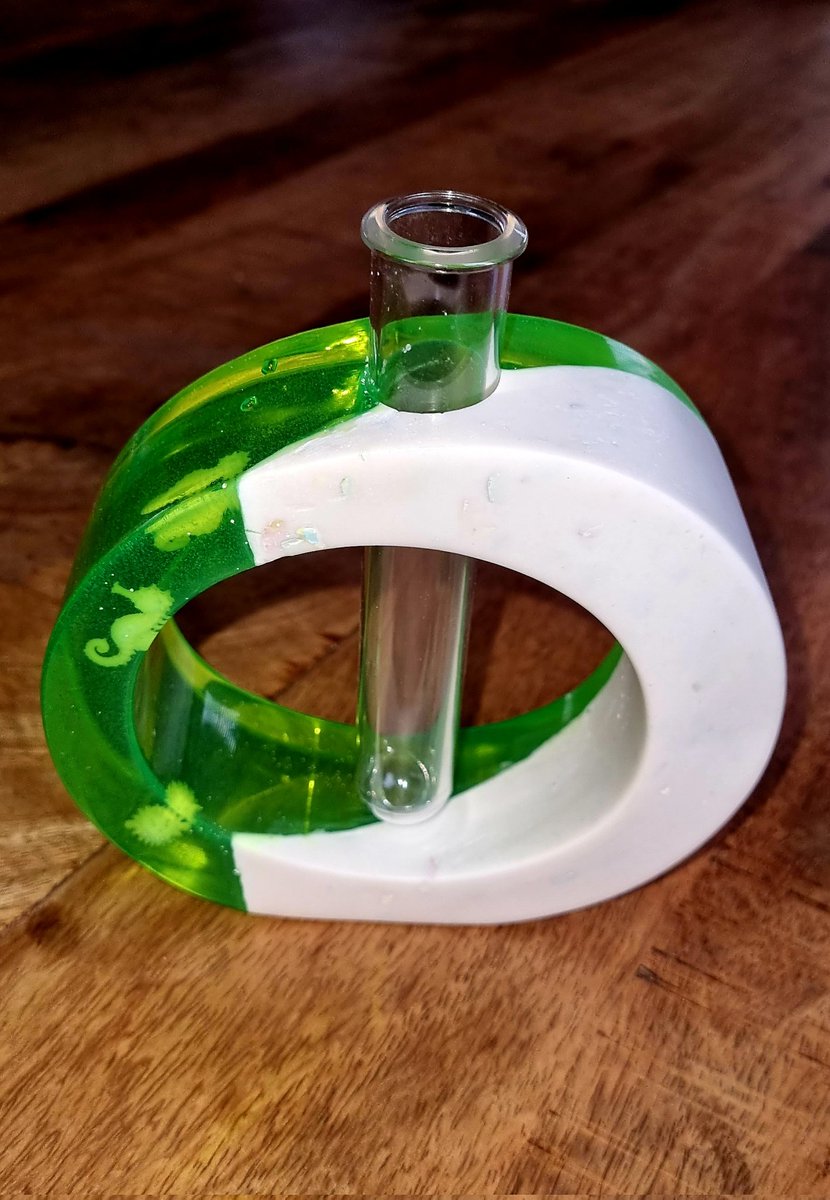 rieleks's tweet photo. NIEUW: Jesmonite &amp; Epoxy Propagatie stations! Verkrijgbaar in elk gewenst ontwerp en kleur. Echt prachtig #stekjes! 🤩
#houseplants  #stekjesruil #stekrevolution #propagationstation #plantjes #plantenbieb  #urbanjungle #propagationsuccess #jesmonite #stekken #rieleks https://t.co/Oo81FK8ViC