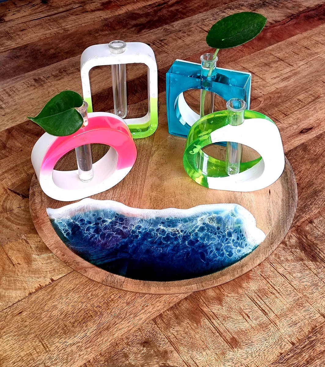 rieleks's tweet photo. NIEUW: Jesmonite &amp; Epoxy Propagatie stations! Verkrijgbaar in elk gewenst ontwerp en kleur. Echt prachtig #stekjes! 🤩
#houseplants  #stekjesruil #stekrevolution #propagationstation #plantjes #plantenbieb  #urbanjungle #propagationsuccess #jesmonite #stekken #rieleks https://t.co/Oo81FK8ViC