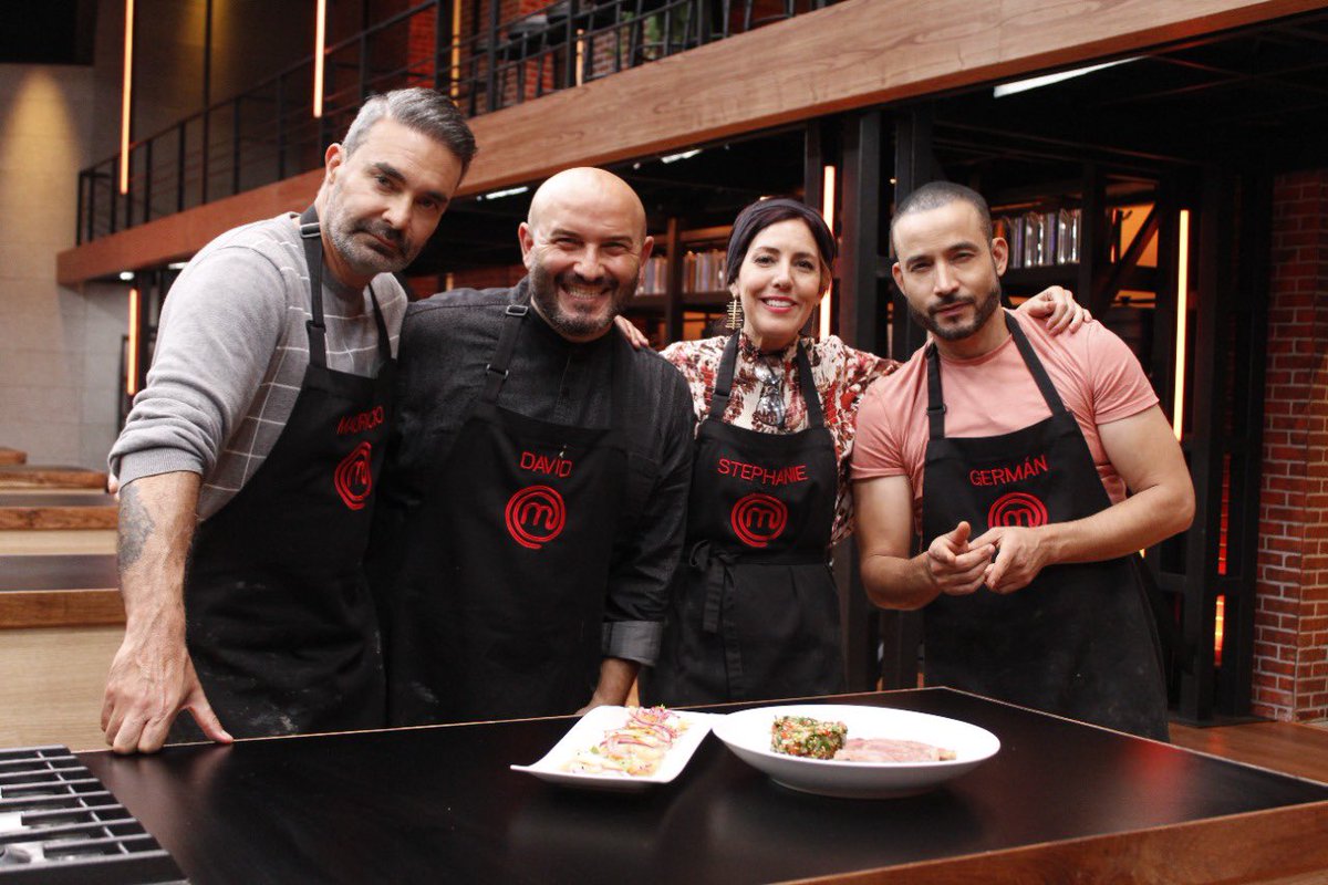 MasterChefMx's tweet photo. ¿Cuántas estrellas se merece este platillo? 👩🏻🍳👨🏻🍳🔥✨
#ElOroEnMasterChef 🔥👨🏻🍳👩🏻🍳 𝗔𝘇𝘁𝗲𝗰𝗮 𝗨𝗡𝗢 en vivo → https://t.co/mwdZrUwA7M https://t.co/FlRCy6DCCY