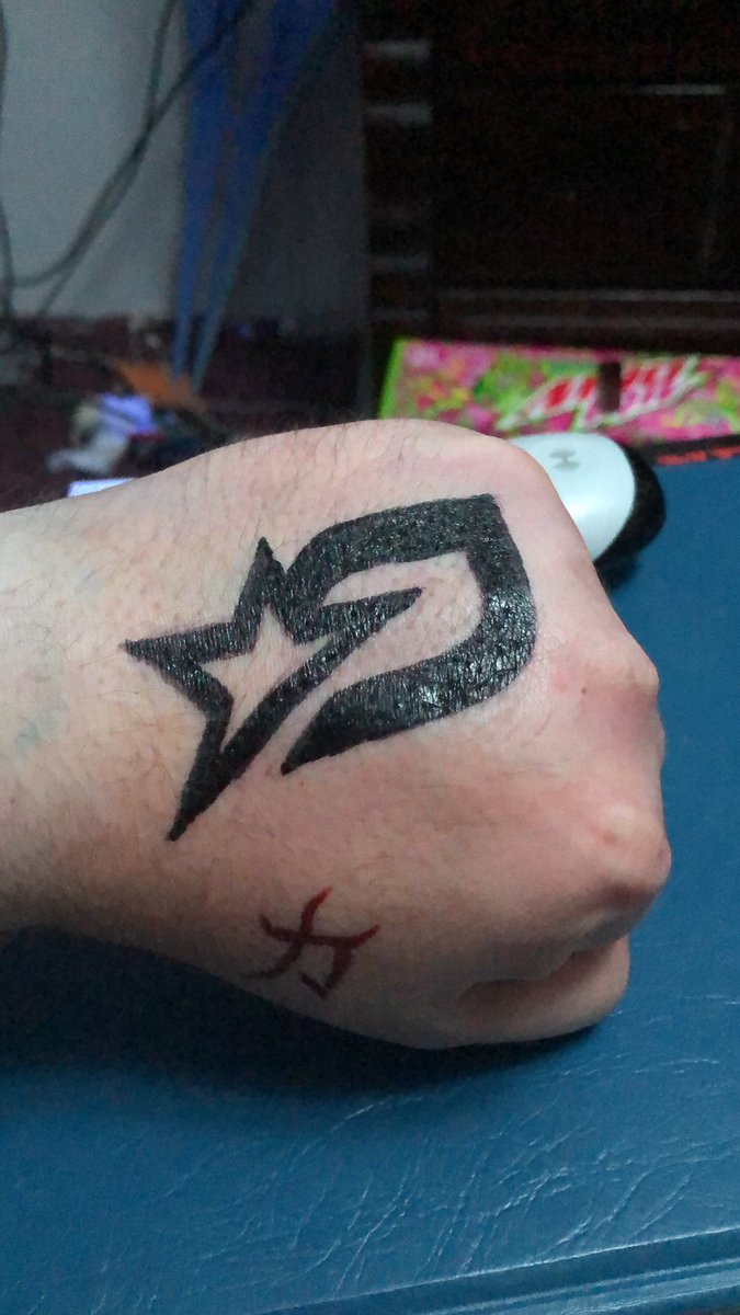 My half assed attempt at a BodyMark <a href="/OpTicTexas/">OpTic Texas</a> temp tattoo, ayo <a href="/hitchariide/">OpTic Hitch</a> <a href="/H3CZ/">OpTic HecZ</a> <a href="/scump/">OpTic Scump</a> what ya think? #GreenWall #OpTicTX