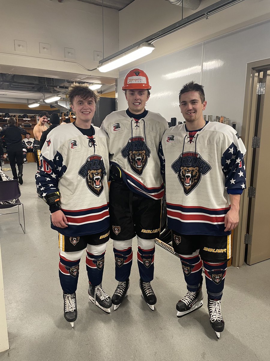 RochesterGrizz's tweet photo. Your @orangetheory three stars of the game! Ownby, Liffrig, and Roitman. Nice job fellas! https://t.co/AYVXy59sUu