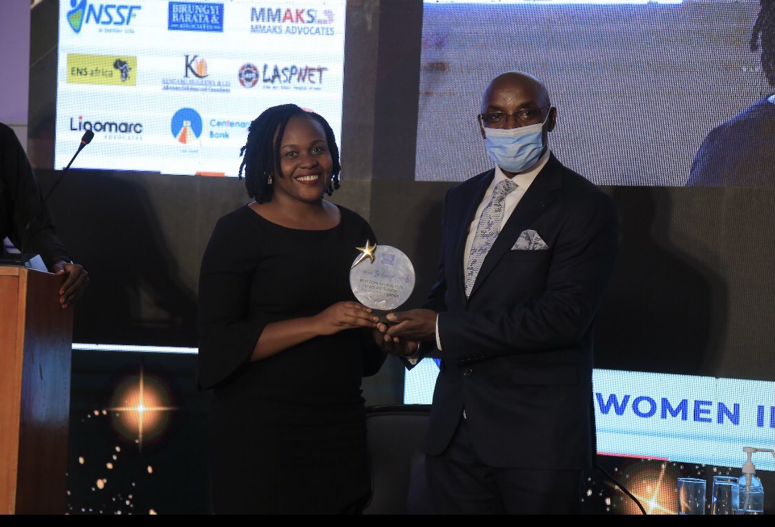 Bridgetjnz2's tweet photo. I am truly honoured for having  received the award for the best female lawyer in Legal Aid Service Provision in Uganda, 2021. Thank you  @ug_lawsociety @LaspnetUganda and to everyone that voted for me👏🏽👏🏽 https://t.co/mt4xC1rn53