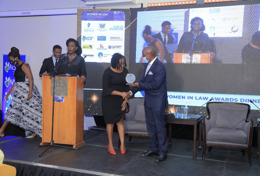 Bridgetjnz2's tweet photo. I am truly honoured for having  received the award for the best female lawyer in Legal Aid Service Provision in Uganda, 2021. Thank you  @ug_lawsociety @LaspnetUganda and to everyone that voted for me👏🏽👏🏽 https://t.co/mt4xC1rn53