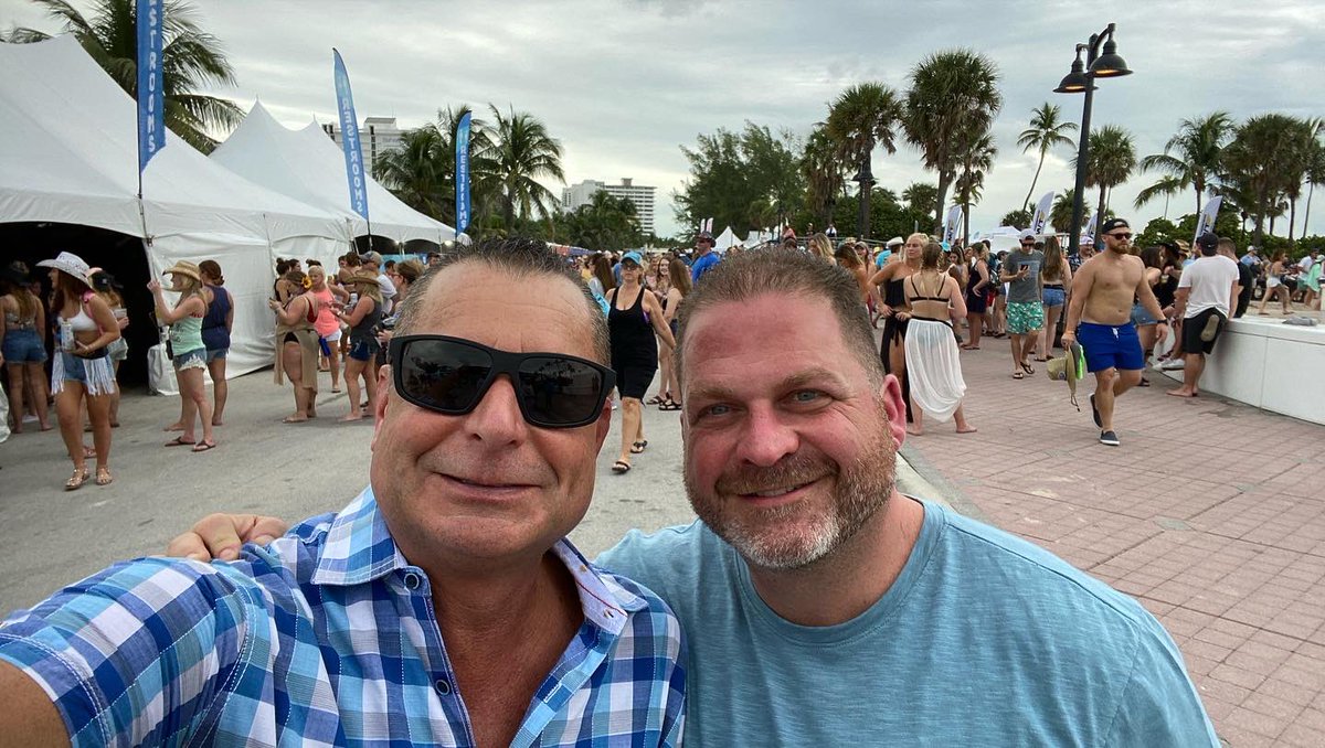 MOBILEMIKE_'s tweet photo. #MobileMike @tortugamusicfestival #TortugaMusicFestival #SoMuchFun #PromotingTheFuture #TGIF #AreYouReady #LiveMusicIsBack https://t.co/E2gKRbl9hU