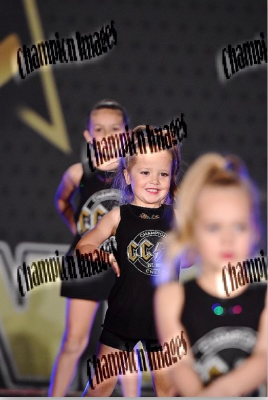 lacierivers29's tweet photo. These girls are DYNAMITE 🧨 #championcheer https://t.co/zuBelfFMz8