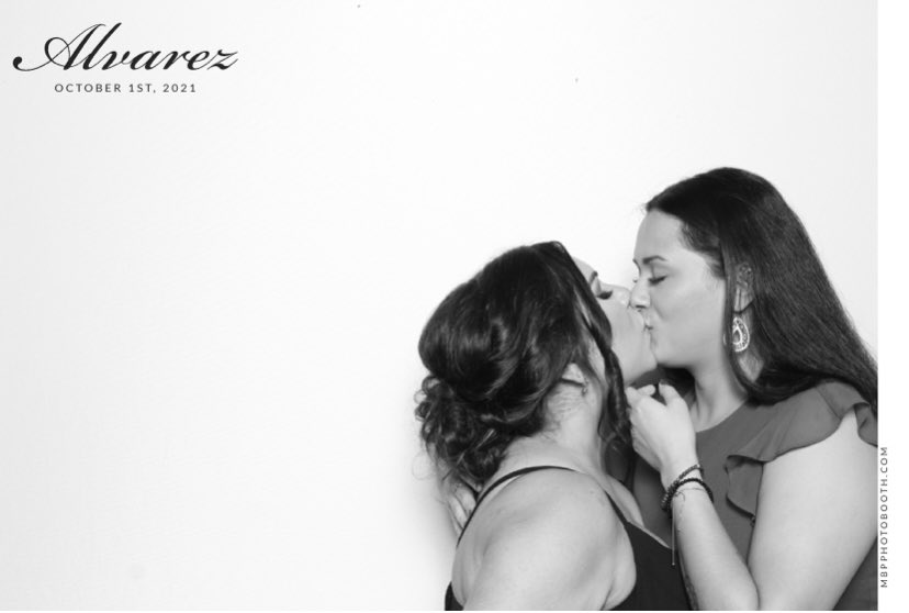 amanda_leee's tweet photo. Oh ya know. Just out here living the life with my literal soulmate 😍 https://t.co/2V57HTz3KB
