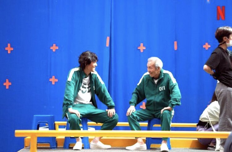 SquidGame_'s tweet photo. Behind The Scenes! 🦑🎮🎥 https://t.co/cAX8TQBUYR