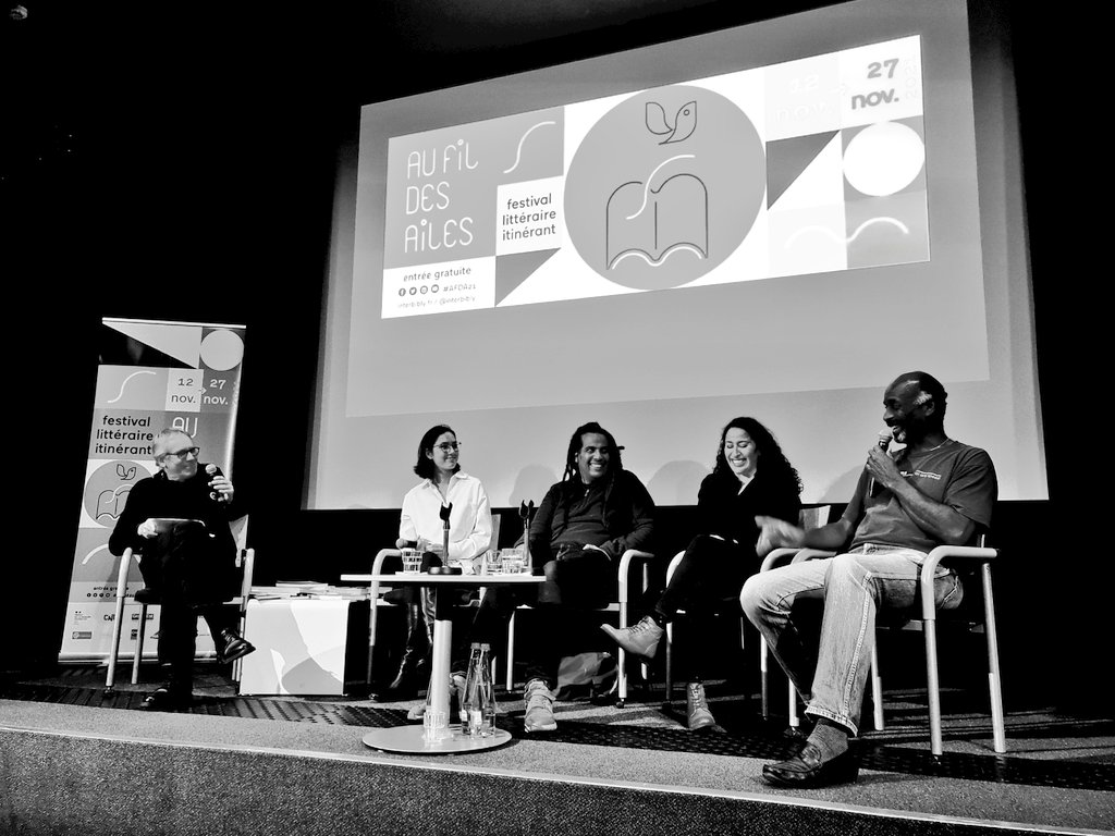 Suivez_le_fil's tweet photo. #AFDA21 c'est parti ! 16 auteurs, 52 rencontres tout public au sein bibliothèques du Grand Est et 25 rencontres à destination des scolaires et des publics éloignés 📚 https://t.co/m6D8VTGFGO